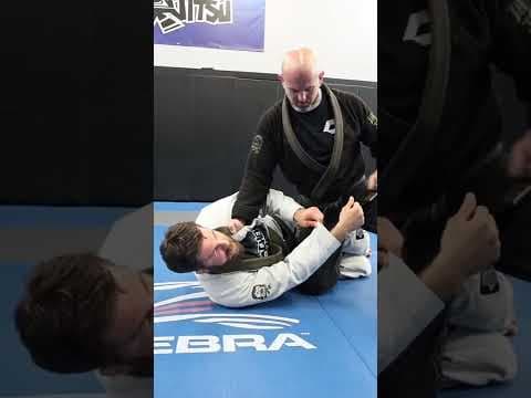 Simple Defense to the Knee Cut Guard Pass