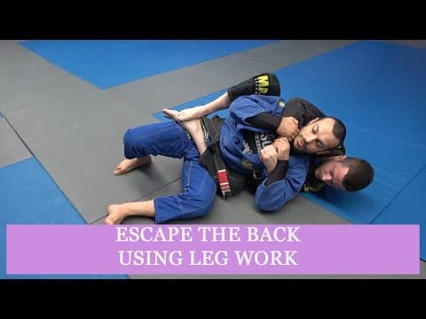 Escaping the back . Pay attention to the leg work (Lachlan Giles)